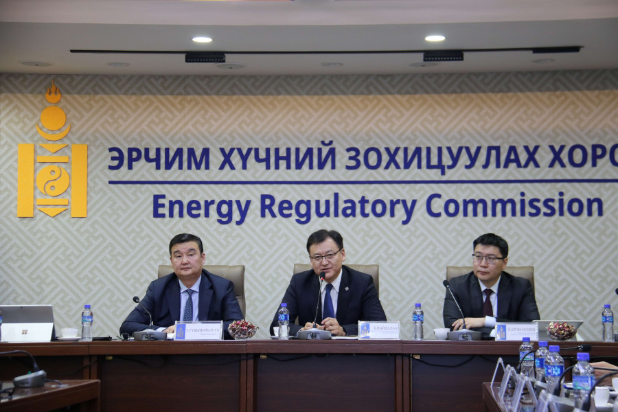 Эрчим хүчний сайд Б.Найдалаа салбарын санхүү, эдийн засгийн нөхцөл байдалтай танилцлаа
